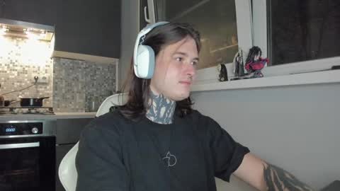 Snapshot of _torfin_ chatting on March 11, 12:44 am _torfin_ online show from March 11, 12:44 am