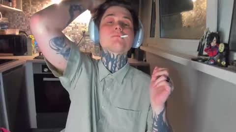 Snapshot of _torfin_ chatting on February 8, 8:23 pm _torfin_ online show from February 8, 8:23 pm