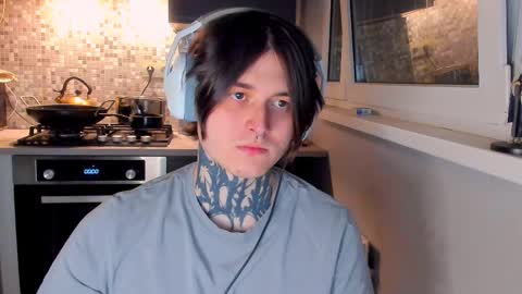 _torfin_ online show from March 29, 8:53 pm