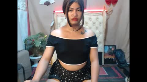 Snapshot of _urmorena_ chatting on October 6, 11:07 am _urmorena_ online show from October 6, 11:07 am