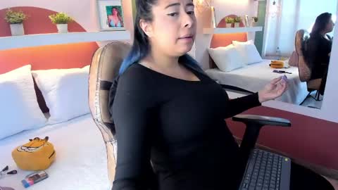 _valeryboobs_ online show from May 27, 1:41 pm