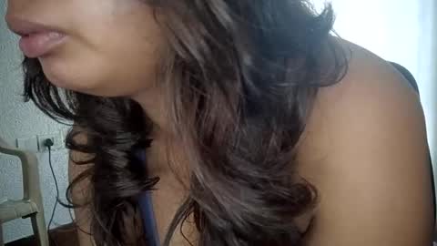 Snapshot of _vanshika_0 chatting on September 15, 8:03 am _vanshika_0 online show from September 15, 8:03 am