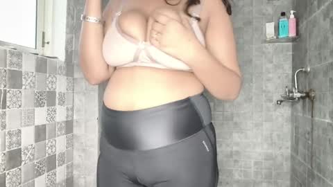 _vanshika_0 online show from November 1, 11:45 am