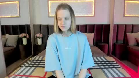 _veliar_ online show from August 2, 12:47 pm