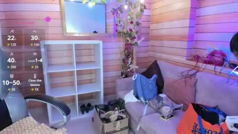 Snapshot of _victoria_collins chatting on July 9, 10:08 am Sol online show from July 9, 10:08 am