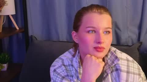 _watchmesmile_ online show from April 23, 4:24 am
