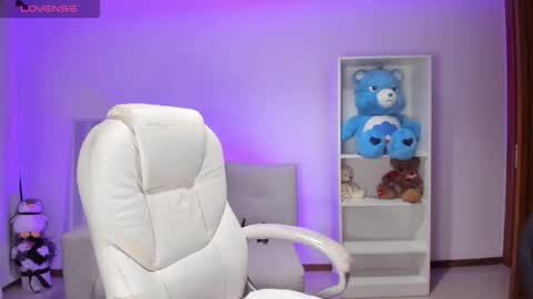 Fernanda  online show from October 24, 6:10 am