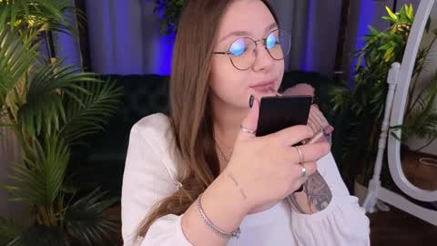 Wendy online show from December 14, 1:49 pm