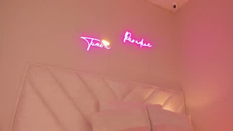 _wendy_x online show from November 17, 11:38 am