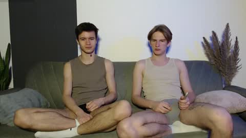 Snapshot of _whitenight18_ chatting on December 16, 4:02 am Bogdan Vlad online show from December 16, 4:02 am