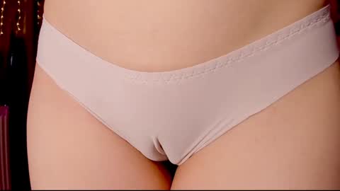 Snapshot of _witch__ chatting on December 31, 11:09 am Enni online show from December 31, 11:09 am