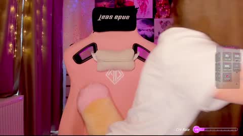 Snapshot of _witch__ chatting on January 14, 8:31 am Enni online show from January 14, 8:31 am