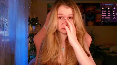 Snapshot of _witch__ chatting on October 16, 6:58 am Enni online show from October 16, 6:58 am