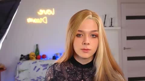 LITTLE FOX online show from November 3, 4:30 pm