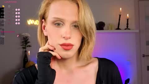 LITTLE FOX online show from November 29, 3:59 pm