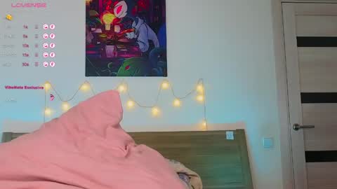 LITTLE FOX online show from April 4, 3:05 am