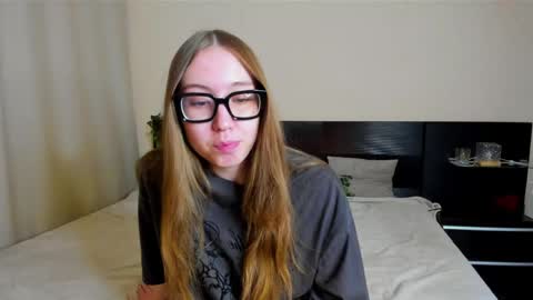Snapshot of _yourhotangel_ chatting on May 31, 5:37 am Eva online show from May 31, 5:37 am