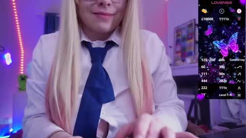 Snapshot of _yummy_girl_ chatting on January 8, 3:36 pm Polly online show from January 8, 3:36 pm