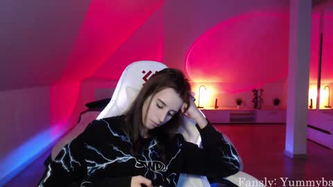 Nicole  Thomas  Dave online show from December 10, 3:22 pm