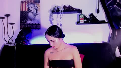 ZARA online show from April 4, 8:17 pm