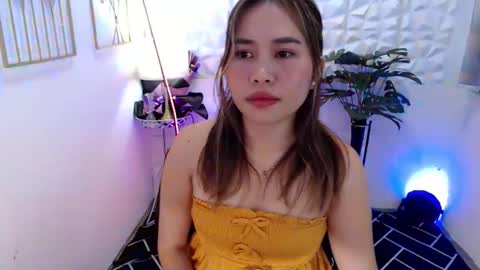 Snapshot of _zinnia143 chatting on September 18, 12:23 am _zinnia143 online show from September 18, 12:23 am