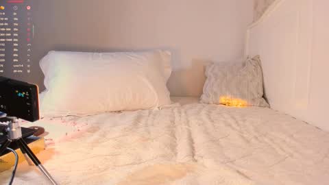 Snapshot of a1l3na_al3 chatting on September 15, 9:53 am   Alena  online show from September 15, 9:53 am