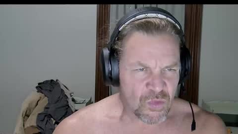 Snapshot of a2le3x867230 chatting on February 25, 11:41 am Trisha Monroe Xo and him online show from February 25, 11:41 am