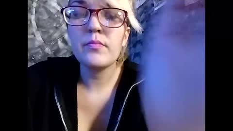Bree Anna online show from December 21, 6:02 pm