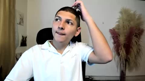 a_lejandro_0_8 online show from March 8, 12:31 pm