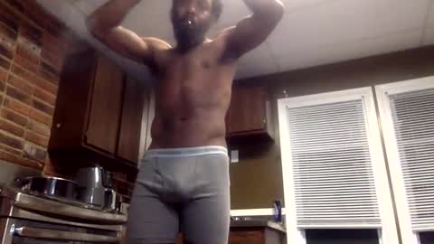 a_rizzy85 online show from May 19, 2:29 am