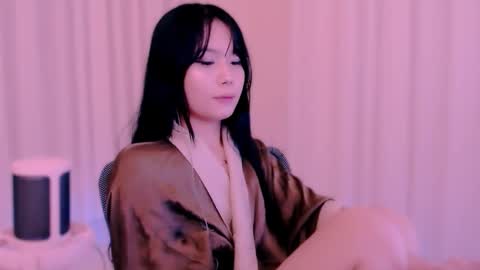 a_yinn online show from November 8, 10:19 pm