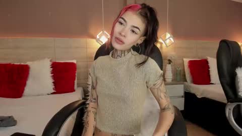 Luni  online show from February 7, 3:05 pm