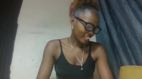 aadienne online show from April 15, 8:54 am