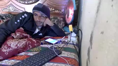 Snapshot of aakhan804 chatting on February 10, 9:24 am aakhan804 online show from February 10, 9:24 am