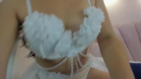 Snapshot of aalana_sweet chatting on October 17, 11:35 am aalana_sweet online show from October 17, 11:35 am