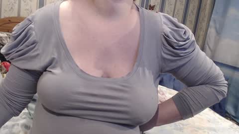 Snapshot of aamarillis chatting on January 13, 3:45 am NINA online show from January 13, 3:45 am