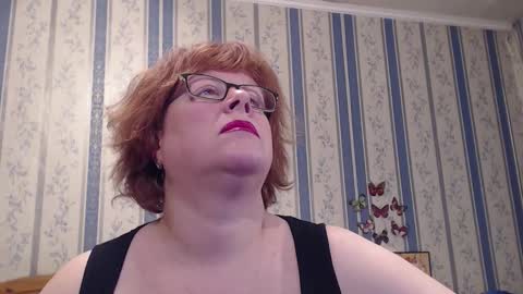 Snapshot of aamarillis chatting on February 4, 8:14 pm NINA online show from February 4, 8:14 pm