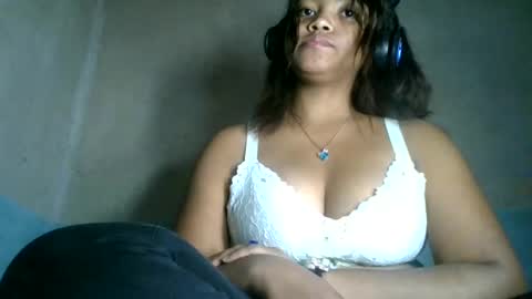 Snapshot of aariciah chatting on June 19, 7:23 am aariciah online show from June 19, 7:23 am
