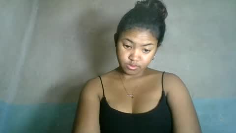 Snapshot of aariciah chatting on July 31, 12:43 am aariciah online show from July 31, 12:43 am