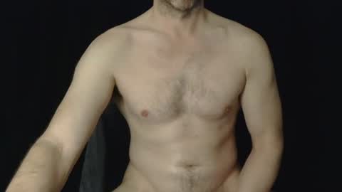 Snapshot of aaron_0124 chatting on April 13, 2:17 am aaron_0124 online show from April 13, 2:17 am