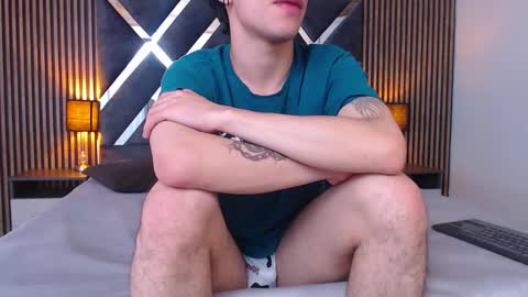 Snapshot of aaron_blink1 chatting on October 20, 4:51 pm Aaron online show from October 20, 4:51 pm