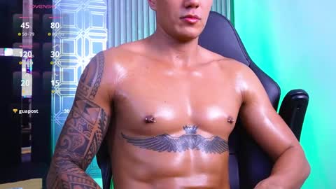 Aaron  online show from May 29, 5:49 am