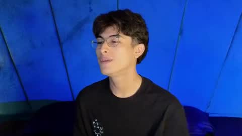 Aaron Ezequiel online show from October 25, 9:20 pm