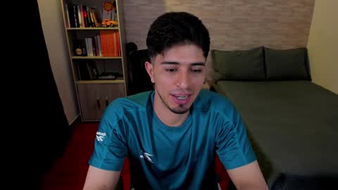 Aaron online show from December 6, 11:47 pm