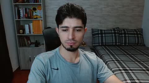 Aaron online show from October 23, 7:23 pm