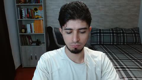 Aaron online show from October 27, 6:45 pm