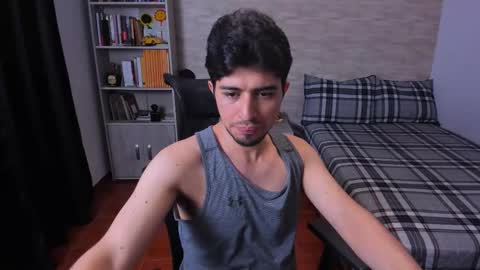 Aaron online show from November 18, 8:35 pm