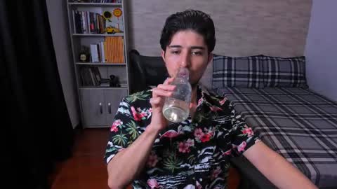 Aaron online show from January 6, 7:39 pm