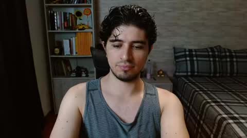 Aaron online show from April 20, 8:43 pm