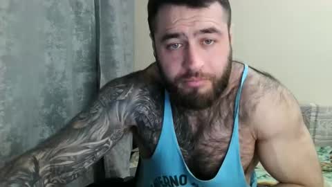 Snapshot of aaron_royal chatting on April 18, 5:28 pm Davin tayl online show from April 18, 5:28 pm